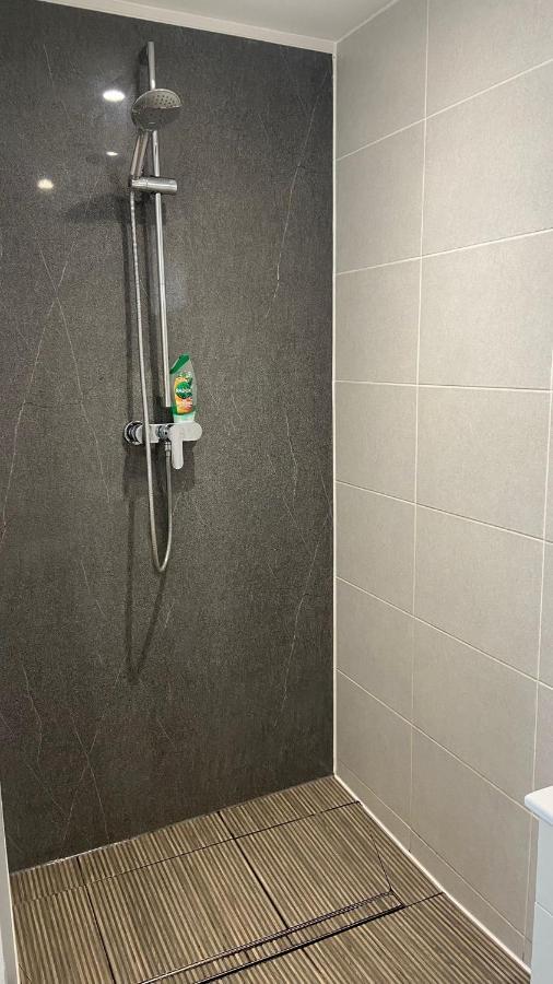 Deepcut Lodge Bed & Breakfast Self Service キャンバリー エクステリア 写真